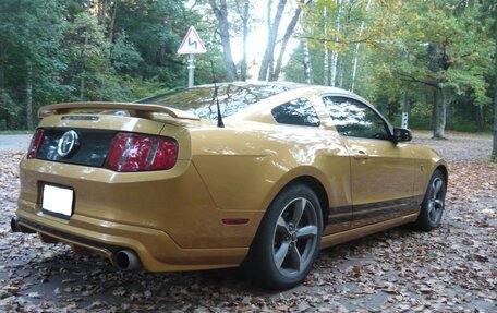 Ford Mustang VI рестайлинг, 2010 год, 1 300 000 рублей, 3 фотография