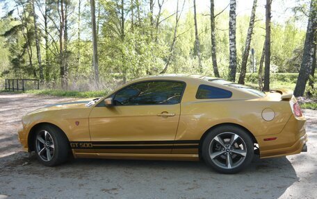 Ford Mustang VI рестайлинг, 2010 год, 1 300 000 рублей, 10 фотография