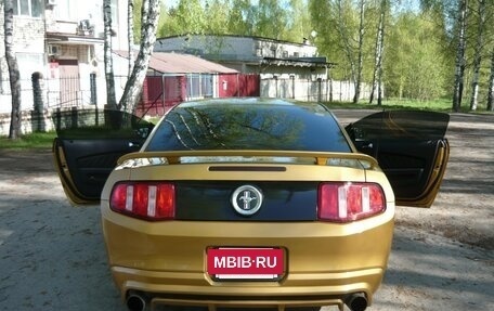 Ford Mustang VI рестайлинг, 2010 год, 1 300 000 рублей, 7 фотография