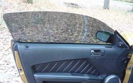 Ford Mustang VI рестайлинг, 2010 год, 1 300 000 рублей, 21 фотография