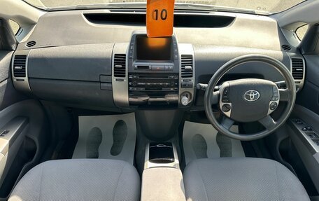 Toyota Prius, 2010 год, 979 000 рублей, 16 фотография