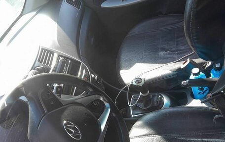 Hyundai Solaris II рестайлинг, 2013 год, 320 000 рублей, 8 фотография