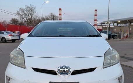 Toyota Prius, 2014 год, 1 490 000 рублей, 2 фотография