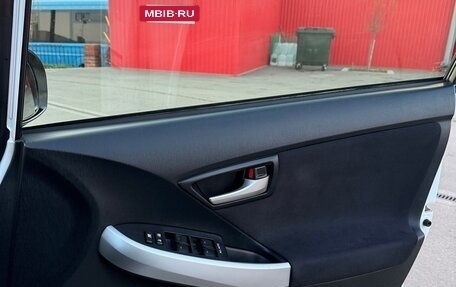 Toyota Prius, 2014 год, 1 490 000 рублей, 11 фотография