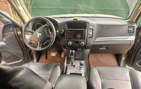 Mitsubishi Pajero IV, 2014 год, 2 490 000 рублей, 18 фотография