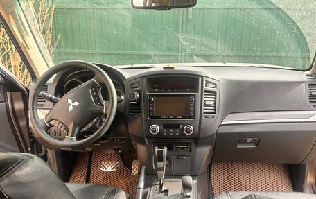 Mitsubishi Pajero IV, 2014 год, 2 490 000 рублей, 16 фотография