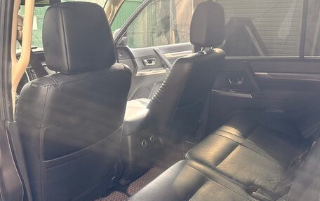 Mitsubishi Pajero IV, 2014 год, 2 490 000 рублей, 24 фотография