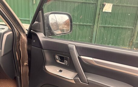 Mitsubishi Pajero IV, 2014 год, 2 490 000 рублей, 26 фотография