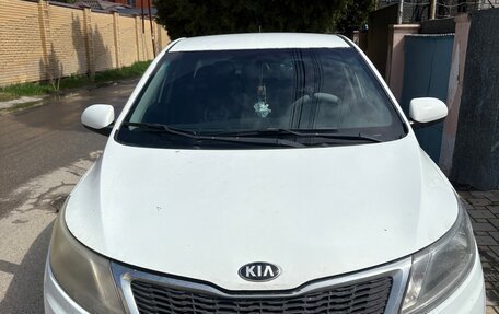 KIA Rio III рестайлинг, 2013 год, 800 000 рублей, 2 фотография