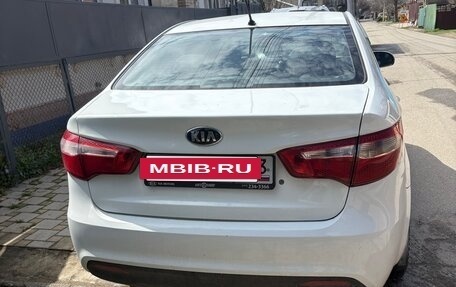 KIA Rio III рестайлинг, 2013 год, 800 000 рублей, 4 фотография