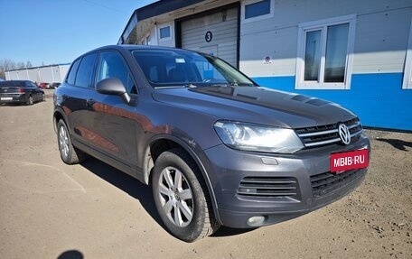 Volkswagen Touareg III, 2010 год, 1 600 000 рублей, 2 фотография