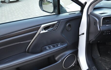 Lexus RX IV рестайлинг, 2019 год, 5 750 000 рублей, 13 фотография