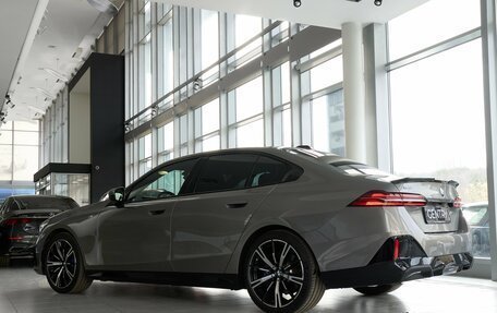 BMW 5 серия, 2025 год, 8 700 000 рублей, 4 фотография