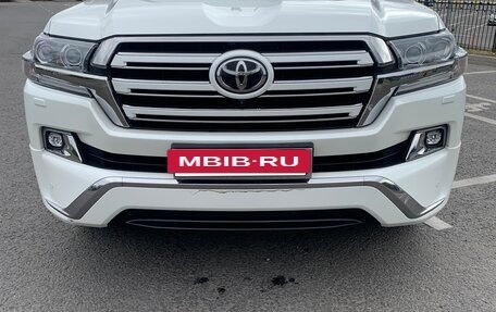 Toyota Land Cruiser 200, 2016 год, 9 600 000 рублей, 3 фотография