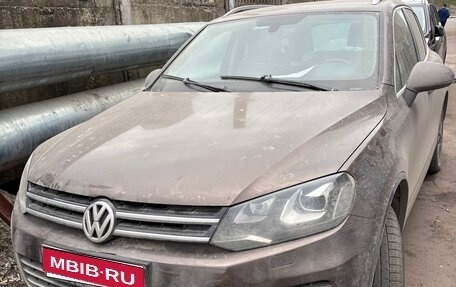 Volkswagen Touareg III, 2011 год, 900 000 рублей, 1 фотография