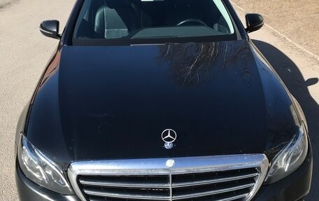 Mercedes-Benz E-Класс, 2019 год, 2 121 000 рублей, 1 фотография