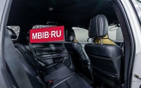Mitsubishi Outlander III рестайлинг 3, 2012 год, 1 145 000 рублей, 23 фотография