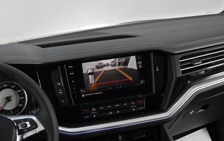 Volkswagen Touareg III, 2019 год, 3 899 000 рублей, 10 фотография