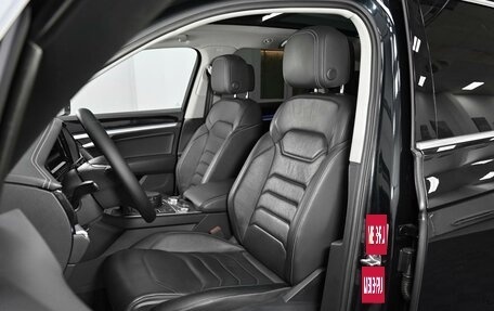 Volkswagen Touareg III, 2019 год, 3 899 000 рублей, 8 фотография