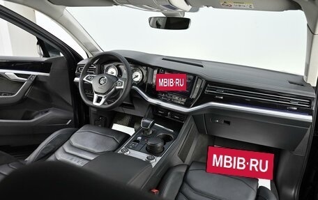 Volkswagen Touareg III, 2019 год, 3 899 000 рублей, 9 фотография