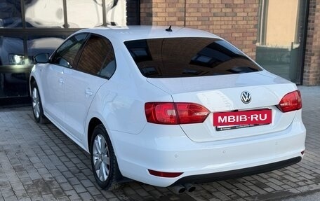 Volkswagen Jetta VI, 2013 год, 1 170 000 рублей, 4 фотография