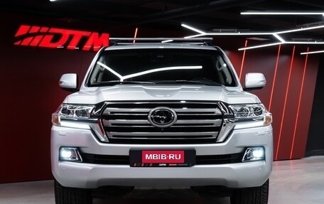 Toyota Land Cruiser 200, 2018 год, 8 700 000 рублей, 2 фотография