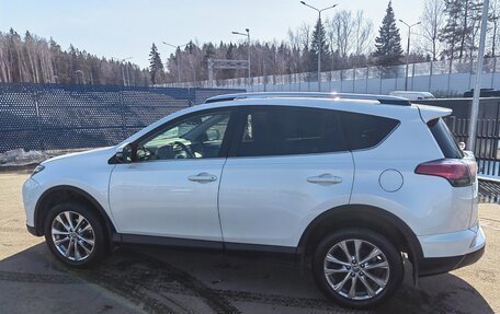 Toyota RAV4, 2016 год, 1 950 000 рублей, 6 фотография