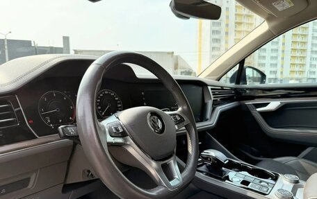 Volkswagen Touareg III, 2019 год, 5 200 000 рублей, 10 фотография