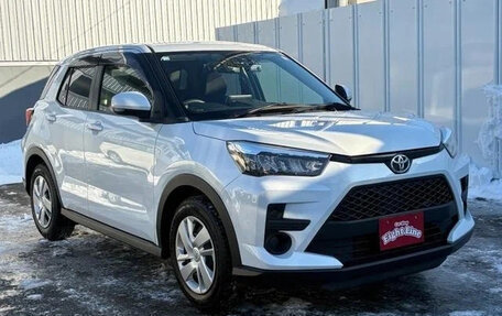 Toyota Raize I, 2022 год, 1 200 000 рублей, 2 фотография