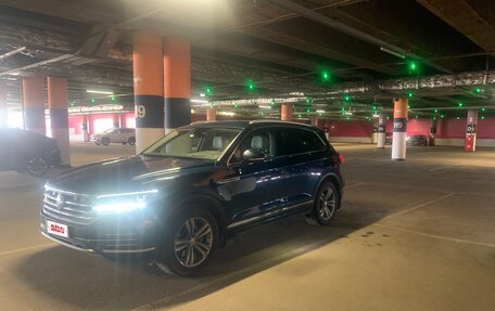 Volkswagen Touareg III, 2019 год, 4 380 000 рублей, 7 фотография