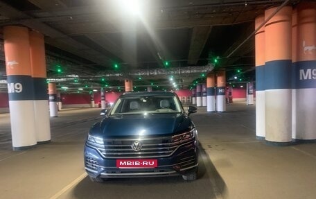 Volkswagen Touareg III, 2019 год, 4 380 000 рублей, 6 фотография