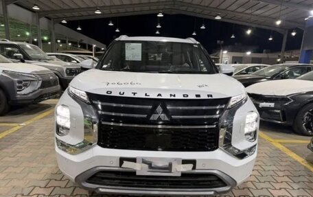 Mitsubishi Outlander, 2025 год, 8 290 000 рублей, 2 фотография