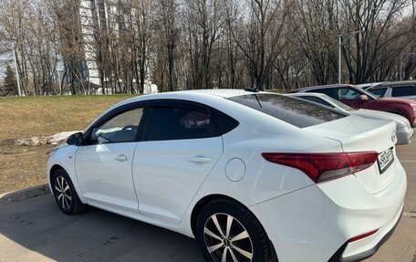 Hyundai Solaris II рестайлинг, 2018 год, 790 000 рублей, 9 фотография
