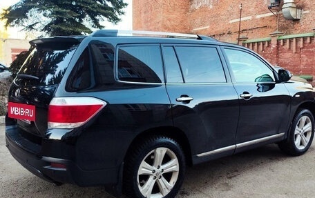 Toyota Highlander III, 2011 год, 1 850 000 рублей, 3 фотография