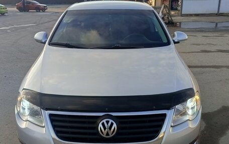 Volkswagen Passat B6, 2005 год, 700 000 рублей, 2 фотография