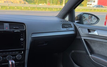 Volkswagen Golf GTI VII, 2019 год, 3 800 000 рублей, 13 фотография