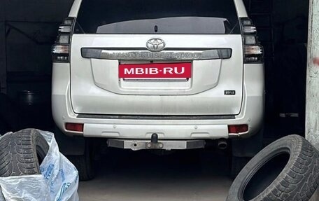 Toyota Land Cruiser Prado 150 рестайлинг 2, 2017 год, 4 350 000 рублей, 2 фотография