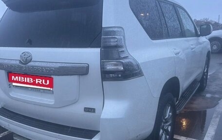 Toyota Land Cruiser Prado 150 рестайлинг 2, 2017 год, 4 350 000 рублей, 4 фотография