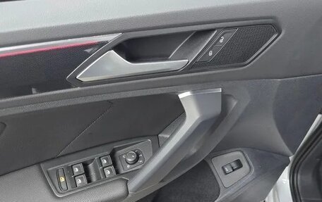 Volkswagen Tiguan II, 2022 год, 3 170 000 рублей, 10 фотография