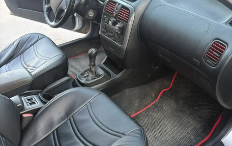 Mitsubishi Carisma I, 2002 год, 200 000 рублей, 4 фотография