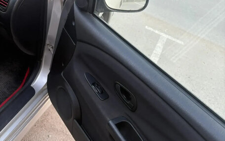 Mitsubishi Carisma I, 2002 год, 200 000 рублей, 6 фотография