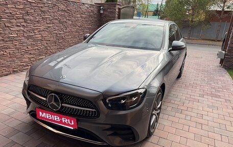 Mercedes-Benz E-Класс, 2022 год, 6 100 000 рублей, 3 фотография