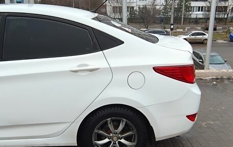 Hyundai Solaris II рестайлинг, 2016 год, 800 000 рублей, 2 фотография