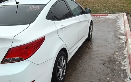 Hyundai Solaris II рестайлинг, 2016 год, 800 000 рублей, 3 фотография