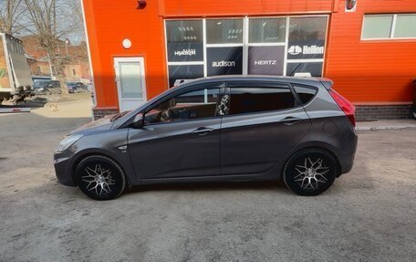 Hyundai Solaris II рестайлинг, 2014 год, 800 000 рублей, 2 фотография