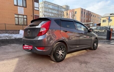 Hyundai Solaris II рестайлинг, 2014 год, 800 000 рублей, 7 фотография