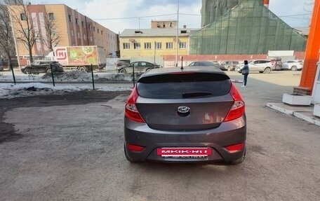 Hyundai Solaris II рестайлинг, 2014 год, 800 000 рублей, 4 фотография