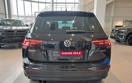 Volkswagen Tiguan II, 2018 год, 2 750 000 рублей, 6 фотография