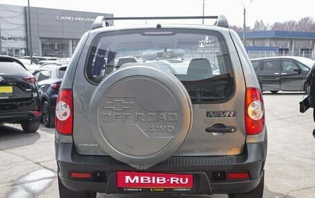 Chevrolet Niva I рестайлинг, 2011 год, 665 000 рублей, 4 фотография