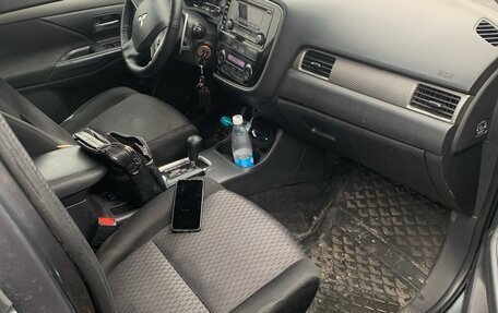 Mitsubishi Outlander III рестайлинг 3, 2013 год, 1 050 000 рублей, 5 фотография